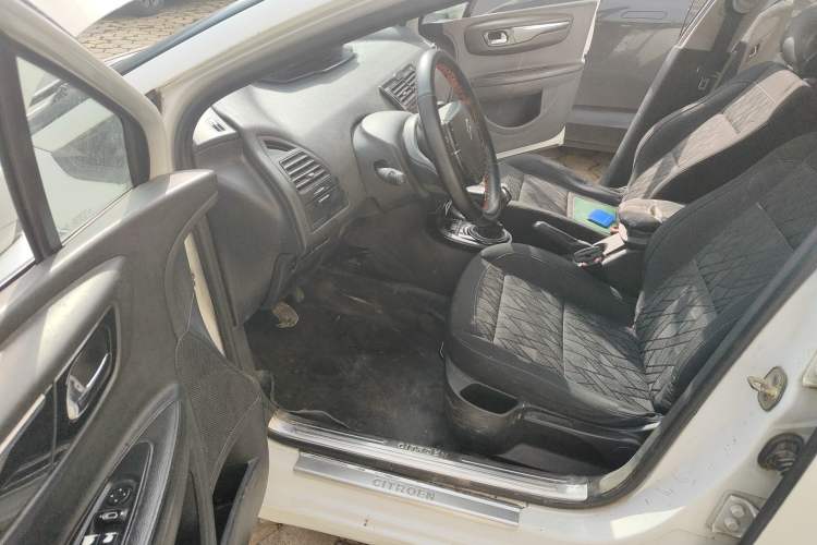 Used Citroen C-Quatre 2016 Classic Sedan 1.6L Manual CNG Driver Seat