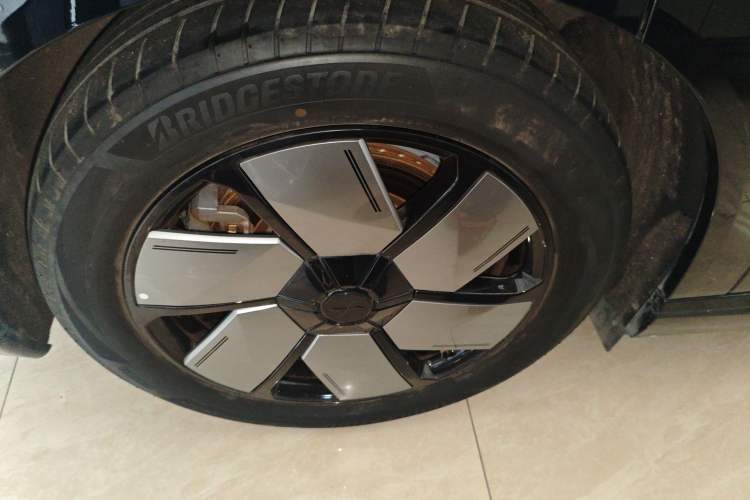 Used XPeng X9 2024 702 Ultra-Long Range Pro