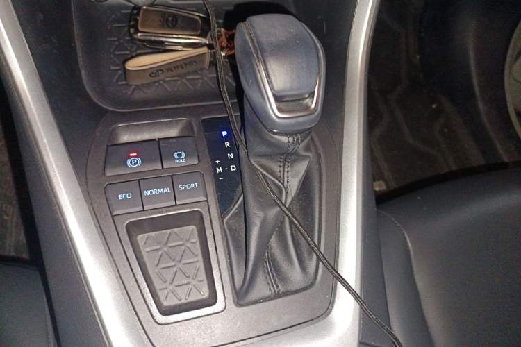 Used Toyota RAV4 2022 2.0L CVT Two-Wheel Drive Fashion Plus Edition
