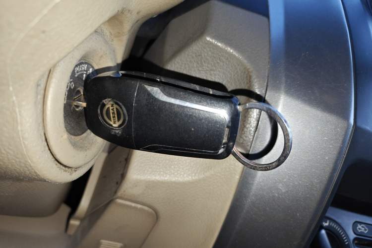 Used Nissan Livina 2010 Jingyue Edition 1.6L Manual All-Around Model Vehicle Key