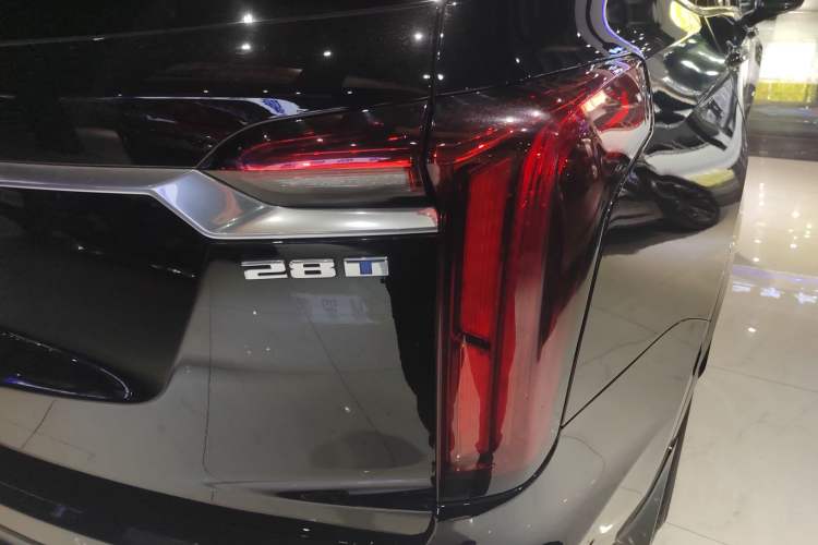 Used Cadillac XT6 2022 2.0T Six-Seater Two-Wheel-Drive Luxury Version