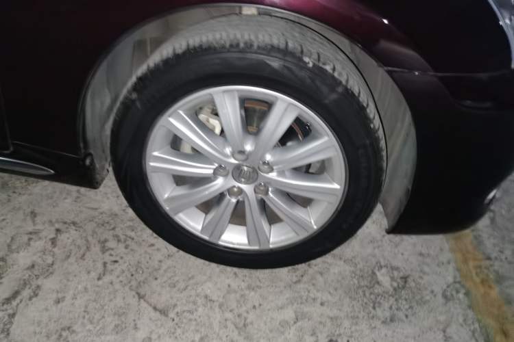 Used Toyota Crown 2010 2.5L Royal Leather Sunroof Navigation Edition Right Front Wheel Hub