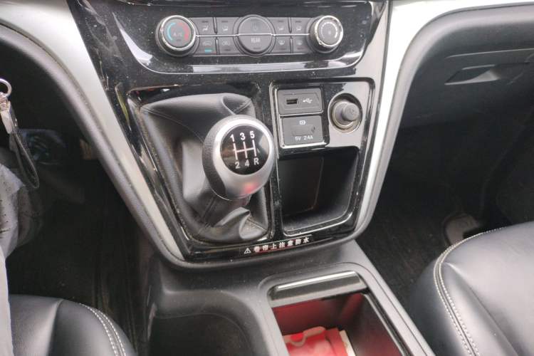 Used JAC Refine M3 2023 PLUS 1.5T 9-Seater Smart Connectivity Version