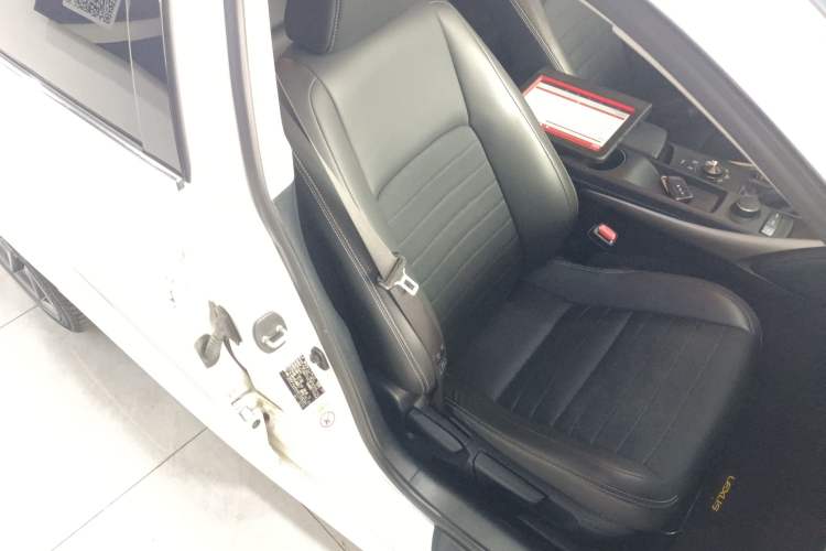 Used Lexus IS 2015 200T Leading Edition
