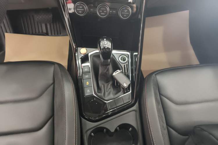 Used Volkswagen Tayron 2019 330TSI Two-Wheel Drive Luxury Model China VI Standard