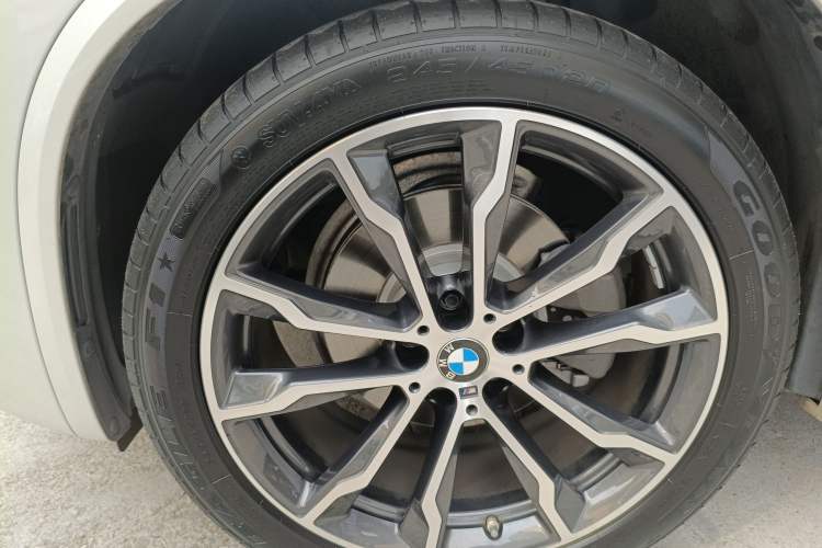 Used BMW X3 2023 xDrive30i Leading Model M Night Edition Package Left Front Wheel Hub