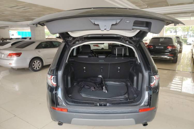 Used Land Rover Discovery Sport 2018 240 PS SE Version