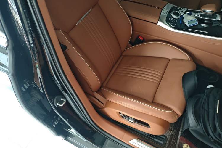 Used Hongqi H9 2020 2.0T Smart Connect Flagship Edition Right Front Seat