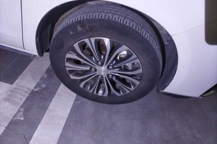 Used Buick GL8 2023 Land Executive Class Comfort Model