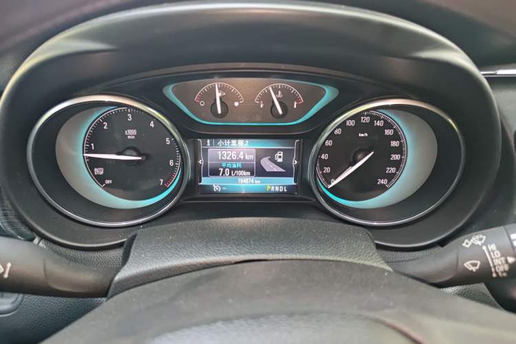 Used Buick Envision 2016 20T Two-Wheel Drive Leading Version Odometer Close Up