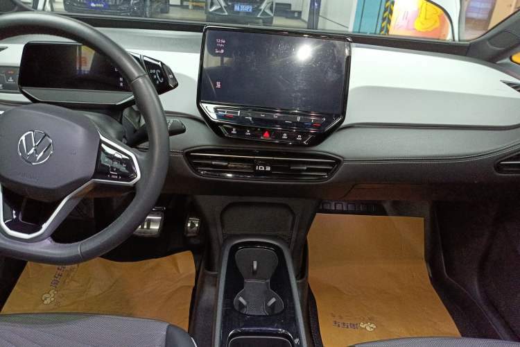 Used Volkswagen ID.3 2024 Outstanding Edition Audio And AC Panel