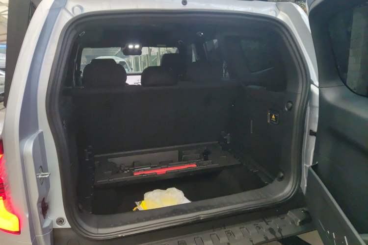 Used Deepal G318 2024 Four-Wheel-Drive Air Suspension Model