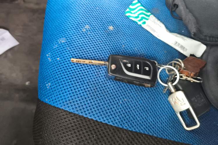 Used Ford Transit 2017 2.0T Diesel Multi-Purpose Commercial Vehicle Short Wheelbase Low Roof China IV Standard
