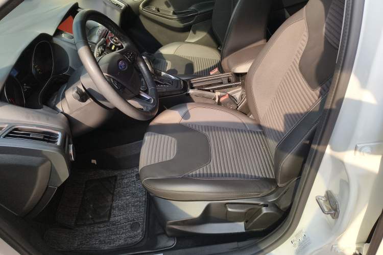 Used Ford Focus 2017 Hatchback 1.6L Automatic Fashion Edition Smart Drive Version Left Front Seat