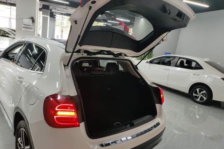 Used Mercedes-Benz GLA 2015 GLA 200 Fashion Model