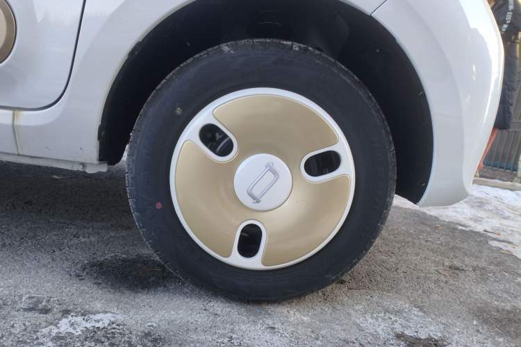 Used Bestune Pony 2026 Model 222km Elegant Horse Right Front Wheel Hub