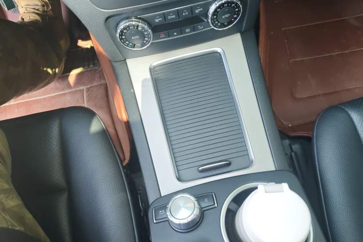 Used Mercedes-Benz GLK-Class 2013 GLK 300 4MATIC Dynamic Sunroof Model