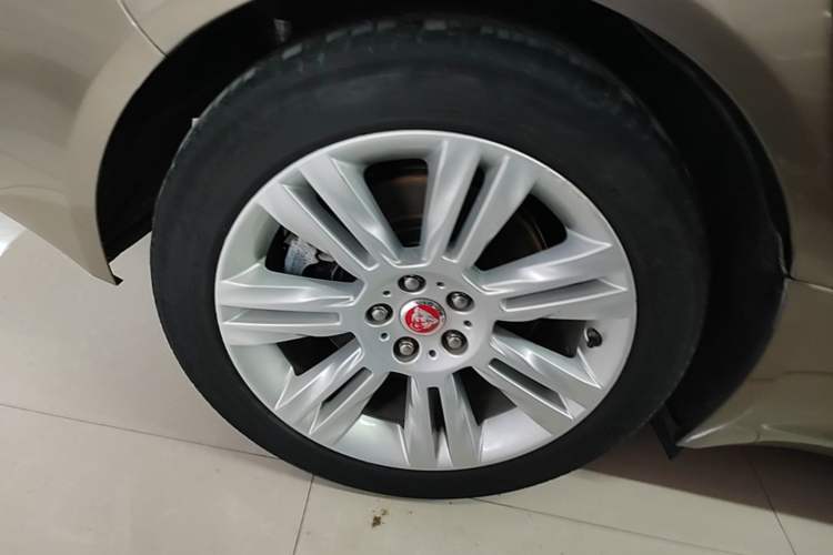 Used Jaguar XFL 2018 XFL 2.0T 250 PS Luxury Edition
