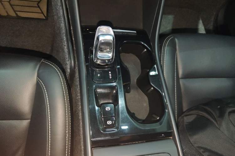 Used Volvo XC40 2020 T4 Four-Wheel Drive Smart Luxury Edition Gear Lever