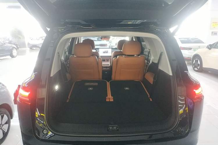 Used Leapmotor C16 2026 Extended-Range 280 LiDAR Zhizun Edition 6 Seats