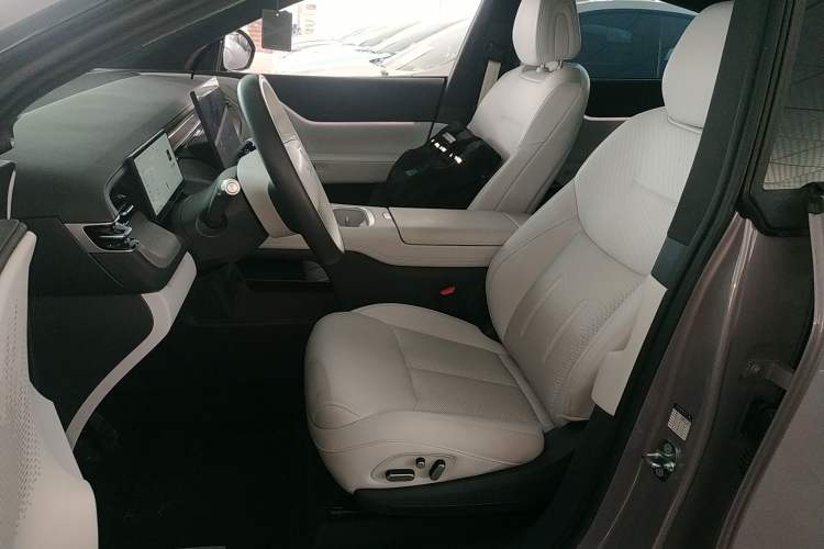 Used XPeng G6 2025 625 Long-Range Max Flagship Edition
