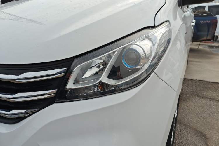 Used SAIC MAXUS G10 2022 2.0T Automatic Elite Edition Gasoline 7-Seater