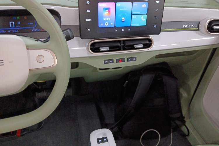 Used Geely Galaxy Panda 2025 210km Panda Rider Audio And AC Panel