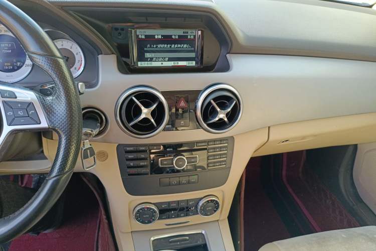 Used Mercedes-Benz GLK-Class 2015 GLK 260 4MATIC Dynamic Edition Ultimate Version
