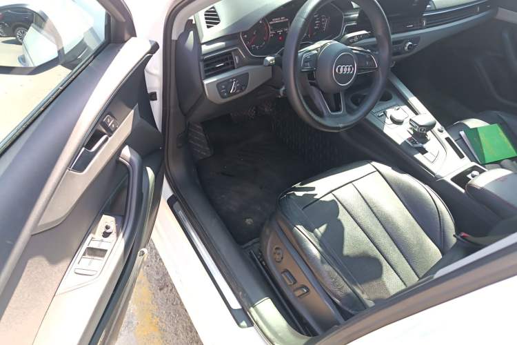 Used Audi A4L 2019 40 TFSI Ambition Version China V