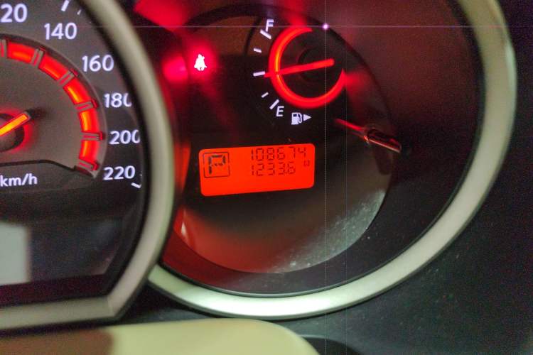 Used Nissan Sylphy 2012 Classic 1.6XE Automatic Comfort Edition Odometer Close Up