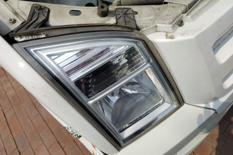 Used Ruichi EC35 2021 EC35 II Standard Edition 38.7 kWh Right Front Headlight