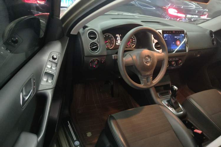 Used Volkswagen Tiguan L 2016 300TSI Automatic Two-Wheel Drive Trend Edition