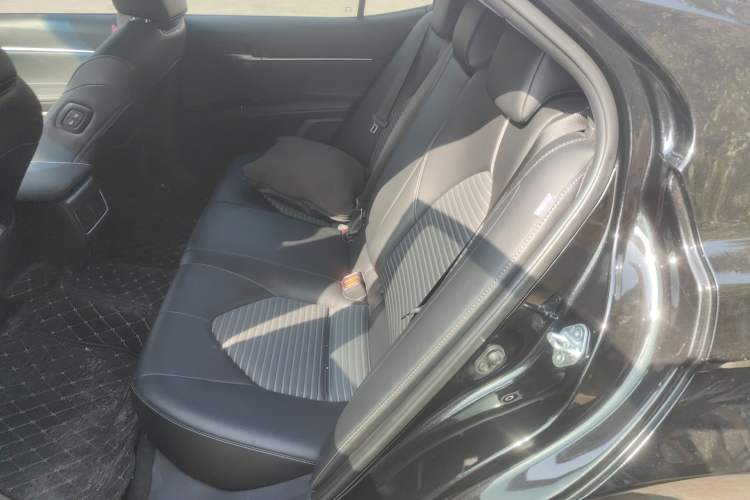 Used Toyota Camry 2022 2.0S Knight Edition
