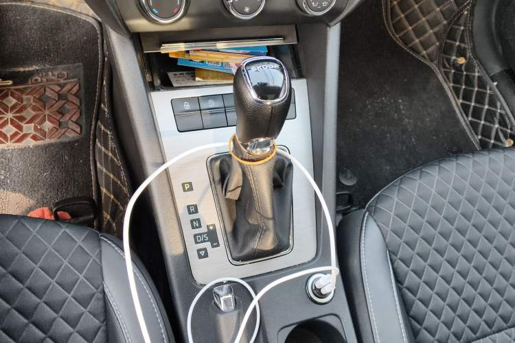 Used Skoda Octavia 2020 1.5L Automatic SmartDrive Luxury Edition Gear Lever