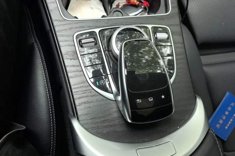 Used Mercedes-Benz C-Class 2015 Revised C 200 L Sport Edition Gear Lever