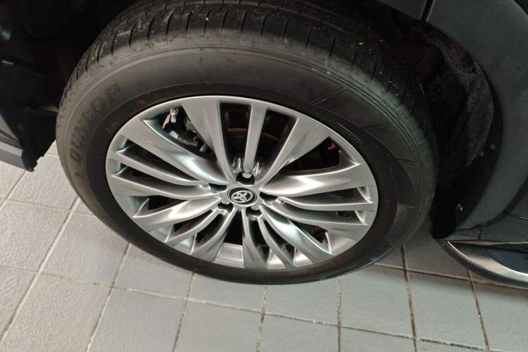 Used Toyota Highlander 2023 2.5L Smart Electric Hybrid Dual-Motor All-Wheel-Drive Luxury 7-Seater