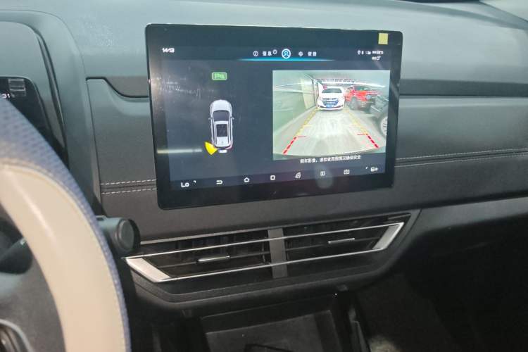 Used BYD Yuan New Energy 2019 EV360 Smart Connect Enjoyment Model Audio And AC Panel