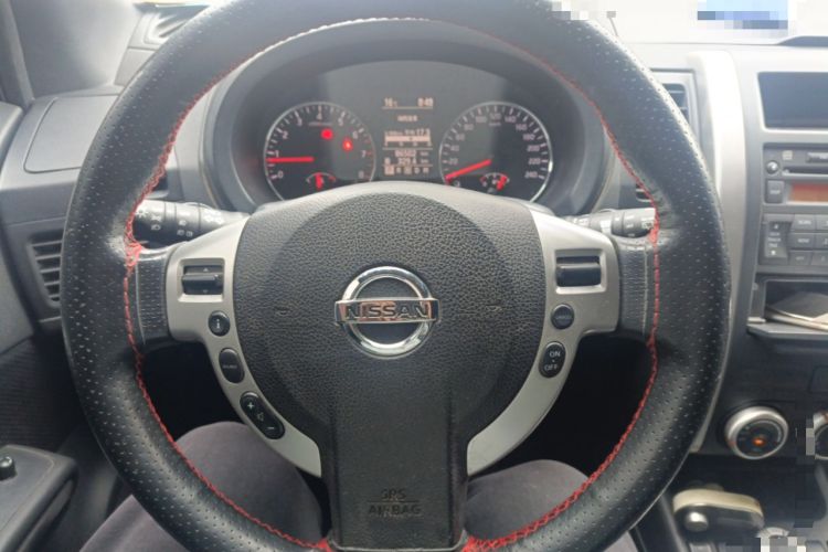 Used Nissan X-Trail 2012 2.5L CVT Luxury Edition 4WD Steering Wheel