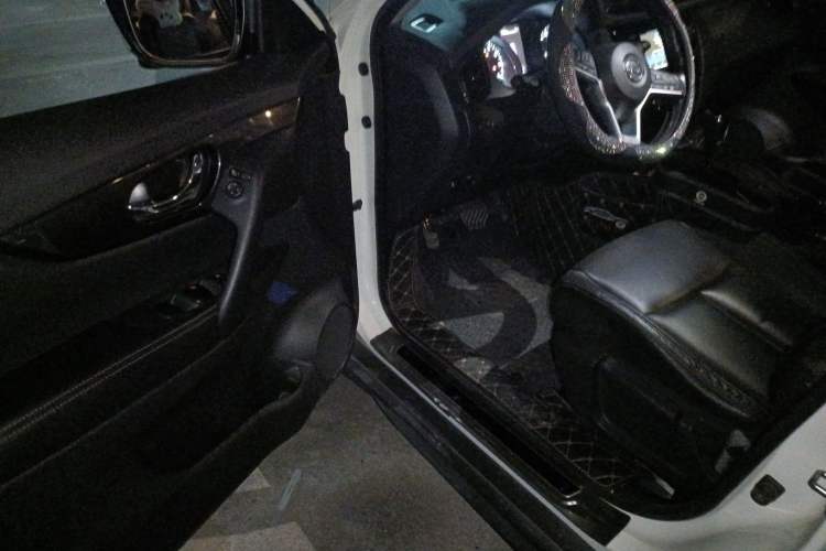 Used Nissan X-Trail 2017 2.0L CVT Smart Enjoyment Version 2WD