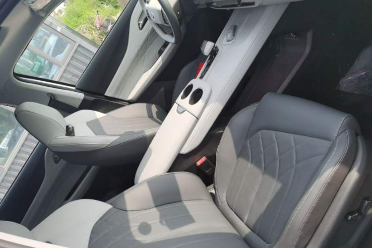 Used CHANGAN UNI-Z New Energy 2024 Blue Whale Smart Electric iDD 125km Excellence Model Right Front Seat