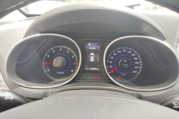 Used Hyundai Santa Fe 2013 2.4L Automatic Two-Wheel Drive Smart Version