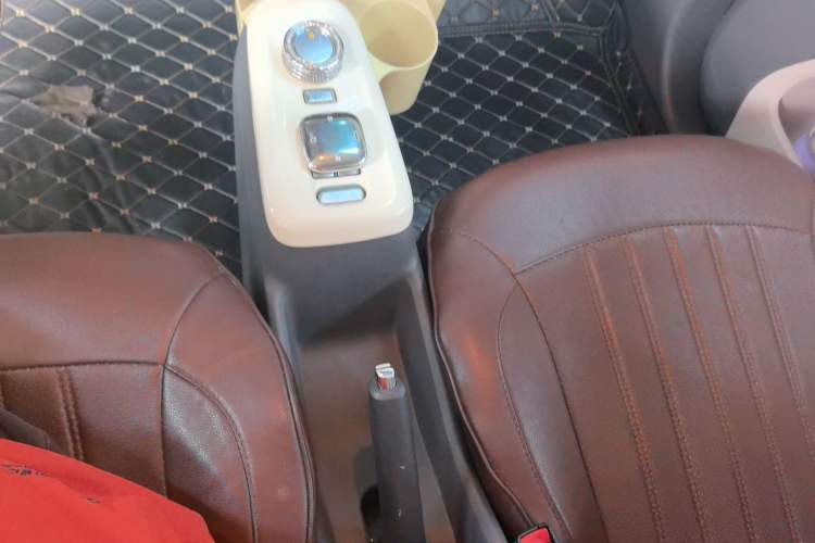 Used CHANGAN NEVO Lumin 2022 210km Sweet Edition Gear Lever