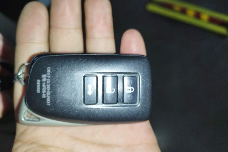 Used Lexus ES 2017 300h Mark Levinson Comfort Edition Vehicle Key