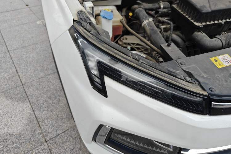 Used JAC Group X4 2020 1.5T Manual Elite Edition Right Front Headlight