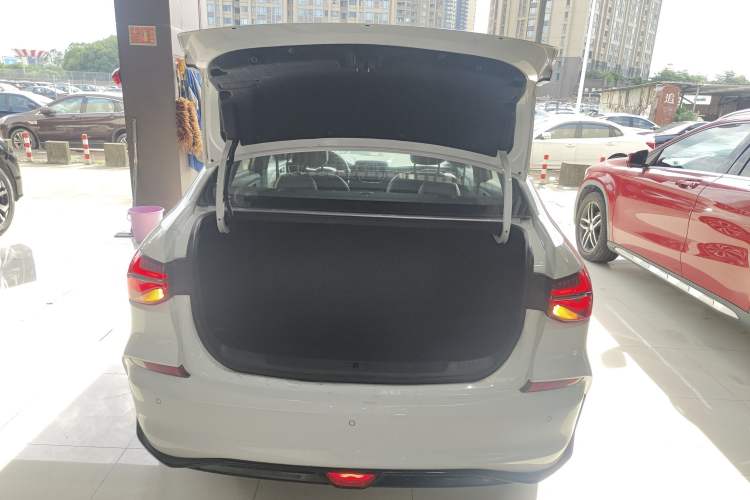 Used Chevrolet Monza 2019 RS 330T Automatic Comfort Edition China VI Standard