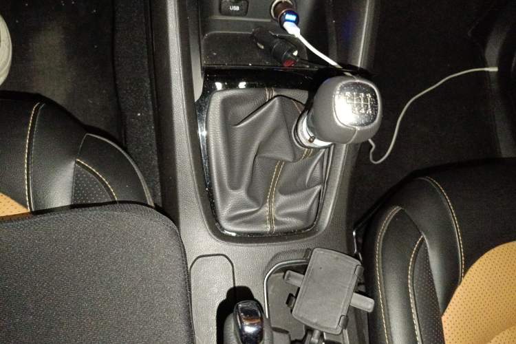 Used Wuling Hongguang S3 2018 1.5T Manual Luxury Model China V Standard
