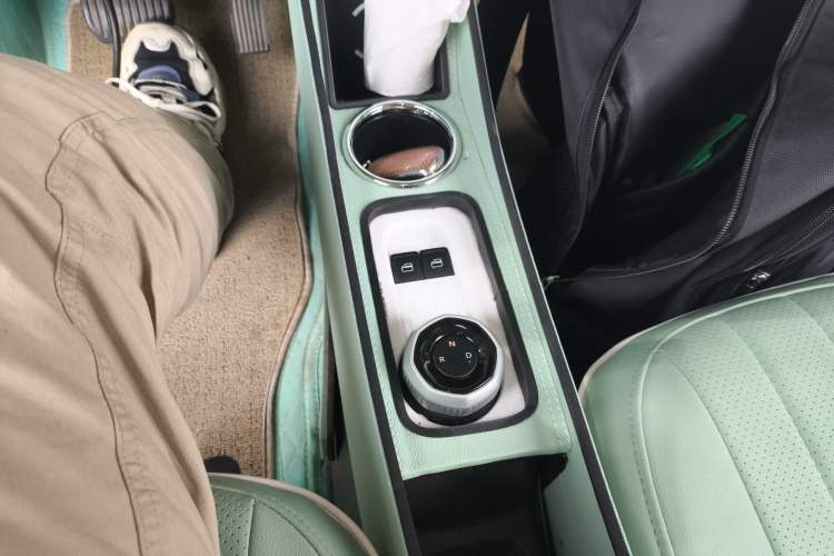 Used Geely Galaxy Panda 2025 210km Panda Rider Gear Lever