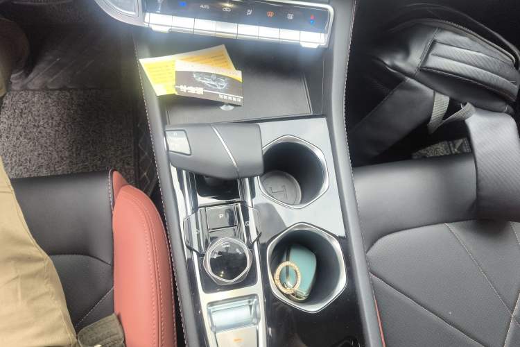 Used CHANGAN Eado 2022 PLUS Blue Whale NE 1.4T GDI DCT Prestige Edition Gear Lever