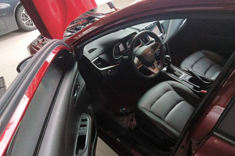 Used Chevrolet Monza 2019 RS 330T Automatic Comfort Edition China VI Standard Driver Seat