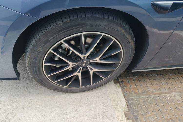 Used BYD Seal 07 DM-i 2025 Intelligent Driving Version DM-i 1.5L 125 km Prestige Edition Left Front Wheel Hub